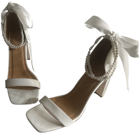 Elegant White Pearl-Embellished Women's Heels - Picture 6 of 10